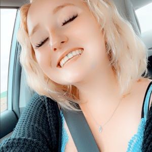 Meet your Posher, Brittney